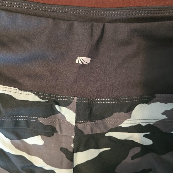 Marika Camo Athletic Running Shorts XL Dry Wik XXL Womens NEW NWT Cute - Picture 5 of 7